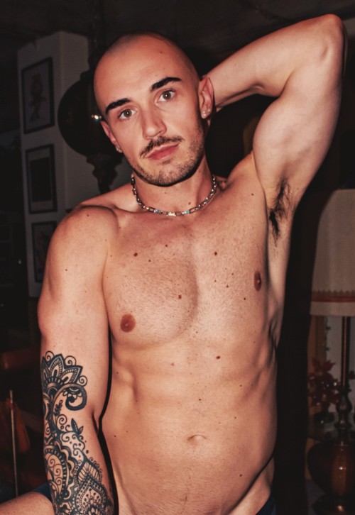 Beating Off With Phoenix Leo